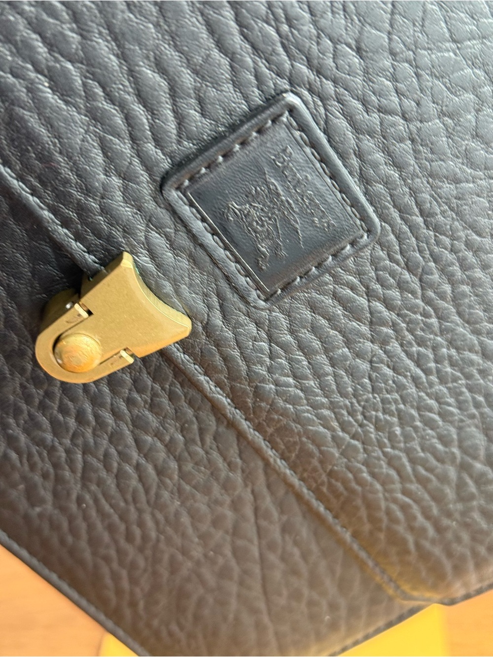 Authenticated card included with this Vintage Burberrys clutch black leather - Picture 4 of 16